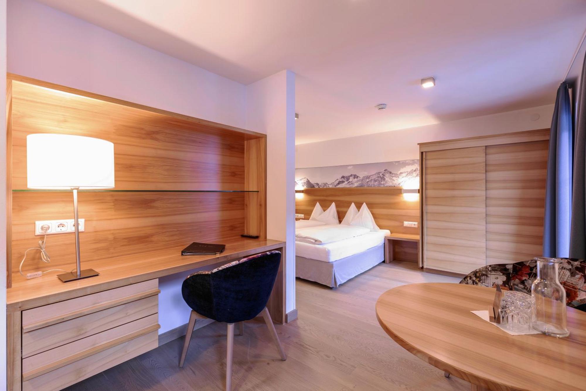 Quality Hosts Arlberg - Goldenes Kreuz Hotel 3*